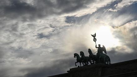 Zum Wochenstart werden in Berlin und Brandenburg viele Wolken erwartet. (Symbolfoto) 