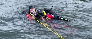 Julia Stoellger ist neuerdings Einsatztaucherin. Hier erzählt sie, worauf es im Notfall ankommt.