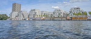 Am östlichen Ufer der Oberhavel, im Spandauer Stadtteil Haselhorst, entsteht bis 2027 ein neuer Stadtteil. Das Projekt Berliner Waterkant der Gewobag schafft eigenen Angaben zufolge rund 2500 neue Wohnungen.