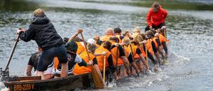 Der Potsdamer Drachenbootverein 2009 e.V. trainiert in den Sommermonaten auf dem Sportplatz des ESV Lokomotive Potsdam e.V. in der Berliner Vorstadt.