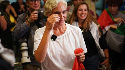 Barcelonas frühere Bürgermeisterin Ada Colau gehörte zu den mehr als 400 Menschen, die in Gewahrsam genommen wurden. 
