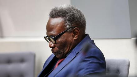 Ali Muhammad Ali Abd-Al-Rahman, auch bekannt unter dem Kampfnamen Ali Kushayb, nimmt am 6. Oktober 2025 an seiner Urteilsverkündung vor dem Internationalen Strafgerichtshof (IStGH) in Den Haag teil.