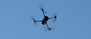 Der Berliner Senat will mehr Abwehrtechnik gegen Drohnen anschaffen.