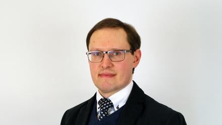 Dmitry Ivanov nimmt Lieferketten in den Blick – und wie sie abreißen.