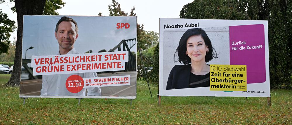 Wahlplakate von Severin Fischer (SPD) und Noosha Aubel (parteilos) für die Potsdamer Oberbürgermeisterwahl.