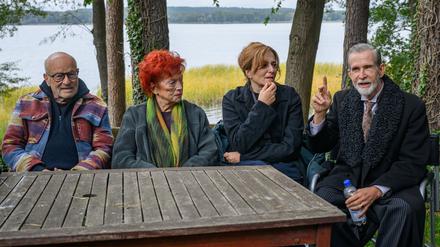 Dreh in Bad Saarow: Regisseur Volker Schlöndorff, Produzentin Regina Ziegler und die Schauspieler Martina Gedeck und Ulrich Matthes.