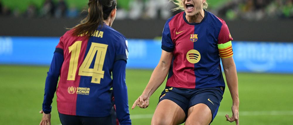 Die vielfach ausgezeichneten Aitana Bonmatí und Alexia Putellas jubeln auch gegen den FC Bayern (Archivbild) 
