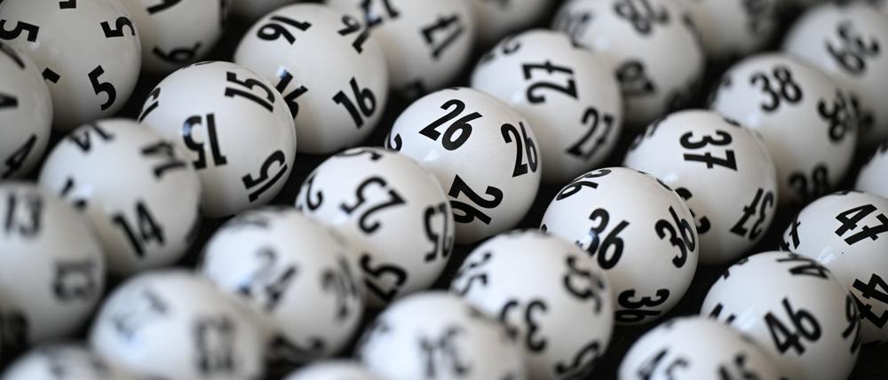 Die Gewinnwahrscheinlichkeit beim Eurojackpot liegt bei 1 zu 140 Millionen (Symbolbild).