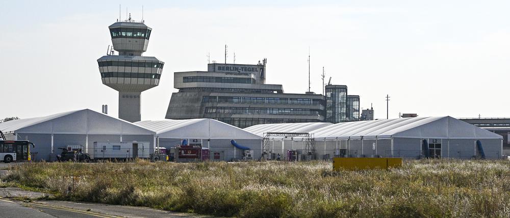 Der ehemalige Flughafen soll nach dem Umbau zum Tech-Campus werden. Bislang gibt es nur wenige Firmen und eine Flüchtlingsunterkunft.