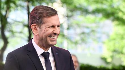 ARCHIV - 23.06.2025, Berlin: Olaf Lies (SPD), Ministerpräsident von Niedersachsen, beim Sommerfest der niedersächsischen Landesregierung. (zu dpa: «Lies: 3. Oktober steht für Freude über Wiedervereinigung») Foto: Jens Kalaene/dpa +++ dpa-Bildfunk +++
