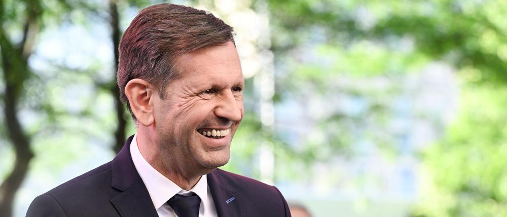 ARCHIV - 23.06.2025, Berlin: Olaf Lies (SPD), Ministerpräsident von Niedersachsen, beim Sommerfest der niedersächsischen Landesregierung. (zu dpa: «Lies: 3. Oktober steht für Freude über Wiedervereinigung») Foto: Jens Kalaene/dpa +++ dpa-Bildfunk +++