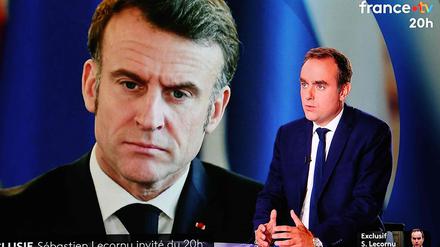 Der scheidende Premierminister Sébastien Lecornu gibt ein letztes, großes Fernsehinterview. Im Hintergrund wird Präsident Emmanuel Macron eingeblendet.