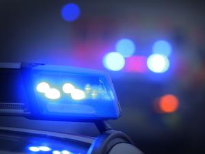 Protestierende haben Pyrotechnik in Berlin-Kreuzburg gezündet und einen Polizeieinsatz ausgelöst. (Symbolfoto)