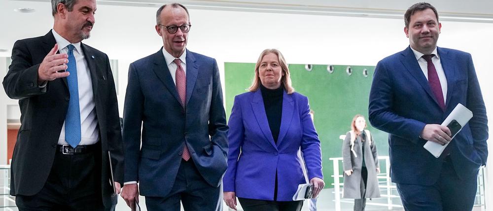 Zufriedene Gesichter nach langer Nachtsitzung: Die Koalition einigt sich bei mehreren Streitthemen.