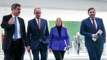 Zufriedene Gesichter nach langer Nachtsitzung: Die Koalition einigt sich bei mehreren Streitthemen.