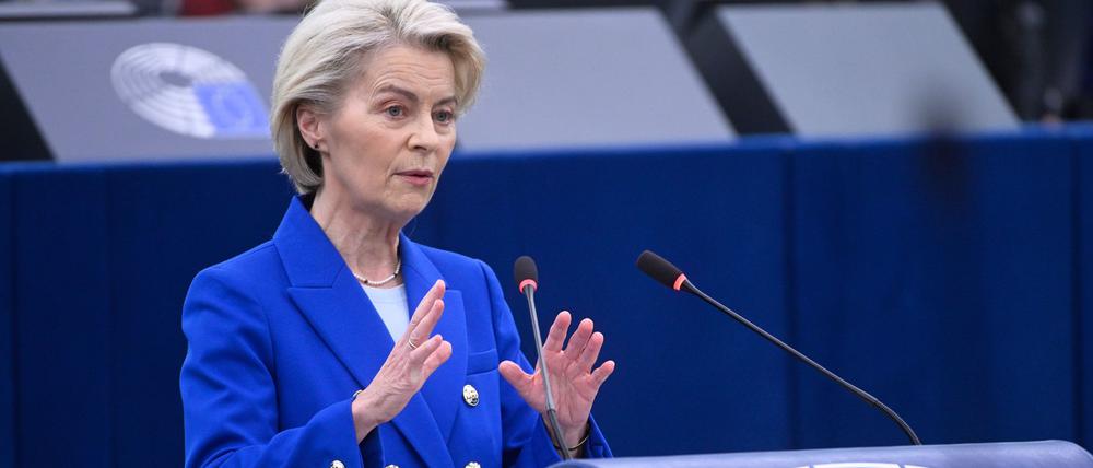 EU-Kommissionspräsidentin Ursula von der Leyen hatte sich bereits im Juli einem Misstrauensvotum stellen müssen. (Archivbild)