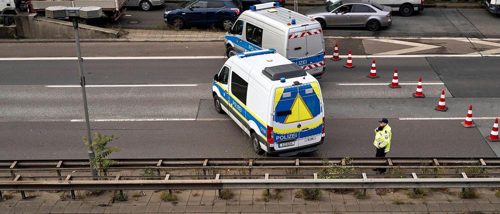 Die Polizei suchte nach Spuren und Beweismitteln.