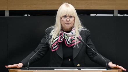 Senatorin Iris Spranger (SPD) verteidigt Ihr Vorgehen bei der Olympiabewerbung