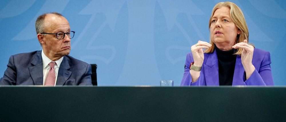 Kanzler Friedrich Merz (CDU) und Arbeitsministerin Bärbel Bas (SPD) haben lange um das Bürgergeld gerungen.