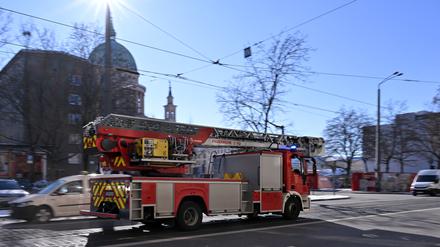 Die Feuerwehr löschte in Potsdam ein brennendes Auto.