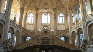 Nach Raubüberfällen unter Einsatz von K.-o.-Tropfen stehen zwei junge Männer vor Gericht. (Symbolfoto) 