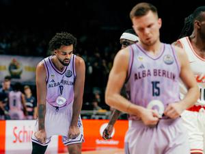 Martin Hermannsson (vorne) und Norris Agbakoko starteten mit einer Niederlage in die Champions League.