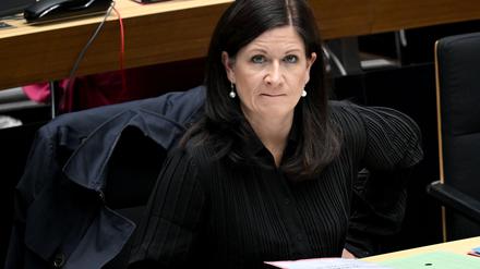 Bildungssenatorin Katharina Günther-Wünsch (CDU) nahm an der Sitzung des Abgeordnetenhauses teil. 