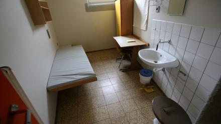 Eine Gefängniszelle in der JVA Landsberg (Bayern). Auch die Protagonistin im Falle aus Österreich müsste demnächst ins Gefängnis. (Symbolbild)