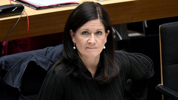 Schulleitungen aus Berlin-Mitte fordern die Bildungssenatorin Katharina Günther-Wünsch (CDU) um eine Stellungnahme im Fall Detlev Thietz.