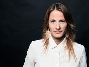 Bettina Maria Schuler, Autorin von „Der Waldorf-Komplex“