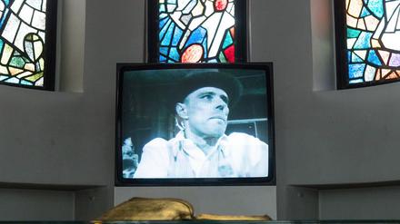 Zeitsprung. Der Film „Celtic“ in der aktuellen Beuys-Ausstellung der St. Matthäus-Kirche.