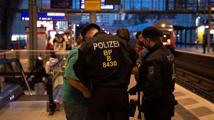 Die Bundespolizei will an 36 Bahnhöfen in Deutschland verstärkt kontrollieren. (Symbolfoto) 