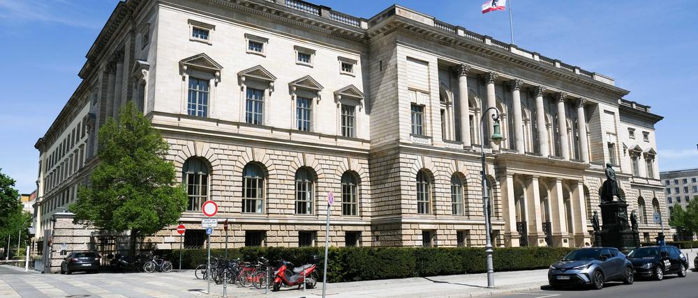 Im Berliner Abgeordnetenhaus treffen Schüler auf Zeitzeugen des Hamas-Massakers in Israel vor gut zwei Jahren. (Archiv)