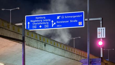 Erneut bereitet eine A100-Brücke in Berlin Probleme. 