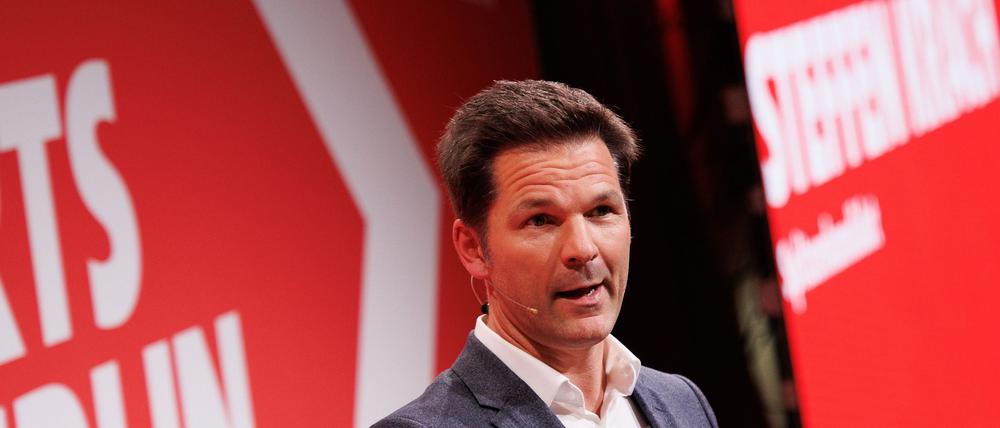 Steffen Krach, SPD-Spitzenkandidat für die Berlin-Wahl 2026, auf der Veranstaltung „Vorwärts Berlin. Zusammen in die lebenswerte Stadt 2035“ im Euref-Campus im September. (Archivbild)