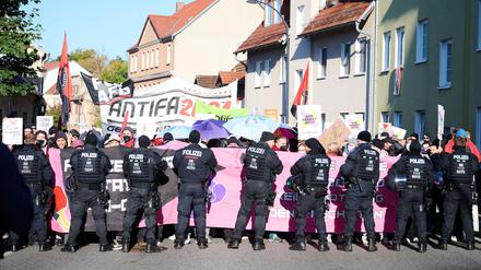 Bereits in der Vergangenheit gab es Protest gegen einen Parteitag der Berliner AfD im brandenburgischen Jüterbog. (Archivbild)