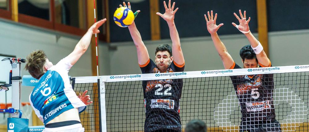 Die Netzhoppers spielten am Freitag gegen die BR Volleys.