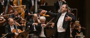 Daniele Gatti dirigiert die Berliner Philharmoniker.