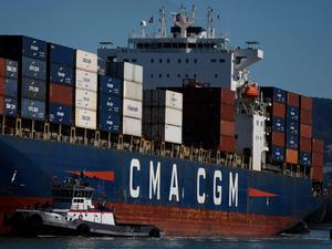 Ein Containerschiff.