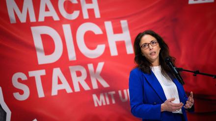 „Pushen ein Mini-Problem zu einem Mega-Thema hoch“: Gewerkschafterin Fahimi hält die Debatte ums Bürgergeld für absurd. (Archivbild)