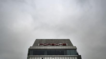 Bei Porsche sind Gespräche über eine Verschärfung des Sparkurses angelaufen. 