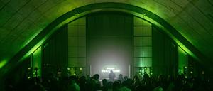 Prada veranstaltet im „Victoria zu Berlin“ eine Cocktail-Party für das neue Männer-Parfüm „Paradigma“.