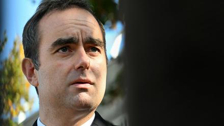 Lecornu will die politische Krise überwinden und am Montag einen Haushalt einbringen.