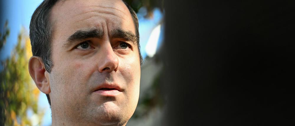 Lecornu will die politische Krise überwinden und am Montag einen Haushalt einbringen.