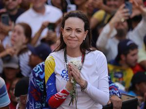 Die venezolanische Oppositionsführerin Maria Corina Machado führt eine Demonstration gegen die erneute Vereidigung des autoritären Präsidenten Maduro an diesem Freitag.