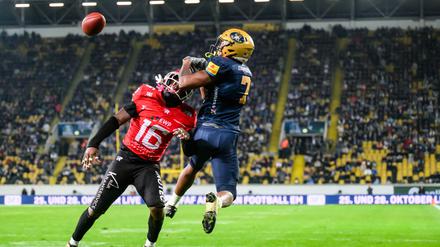 Die Potsdam Royals in Rot setzten sich erneut im Finale gegen die Dresden Monarchs durch.