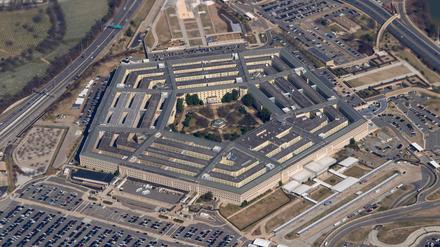 Das Pentagon ist von der Air Force One aus zu sehen, wie sie über Washington fliegt.
