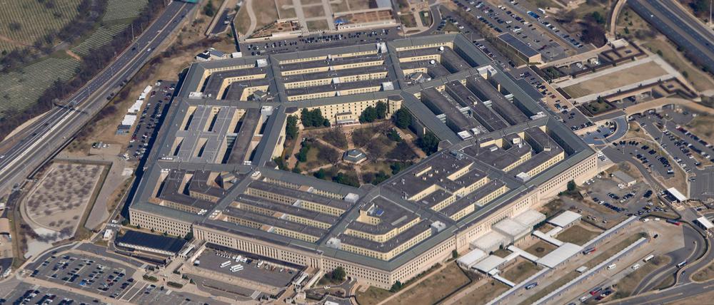 Das Pentagon ist von der Air Force One aus zu sehen, wie sie über Washington fliegt.