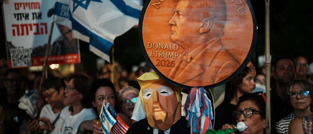 Bei der Kundgebung in Tel Aviv waren „Danke Trump“-Sprechchöre zu hören.