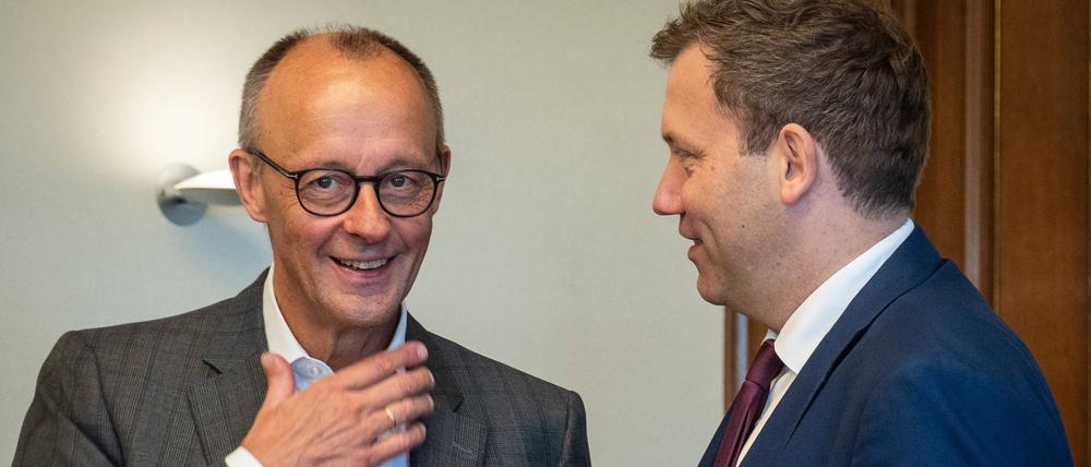 Friedrich Merz, Bundeskanzler, Lars Klingbeil, Vizekanzler und Bundesinnenminister von links.